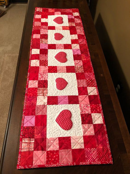 Vitalife - Heart CLA21112350 Quilted Table Runner